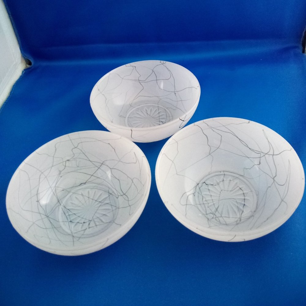 Vintage mid century set of 3 frosted glass bowls black squiggle design